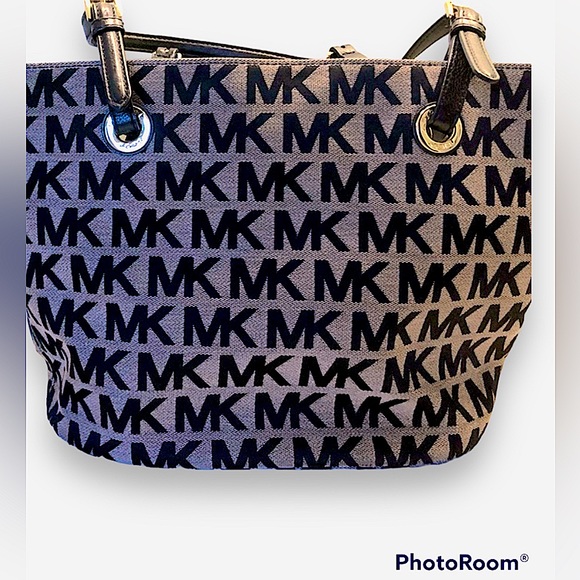 MICHAEL Michael Kors Handbags - Michael Kors purse